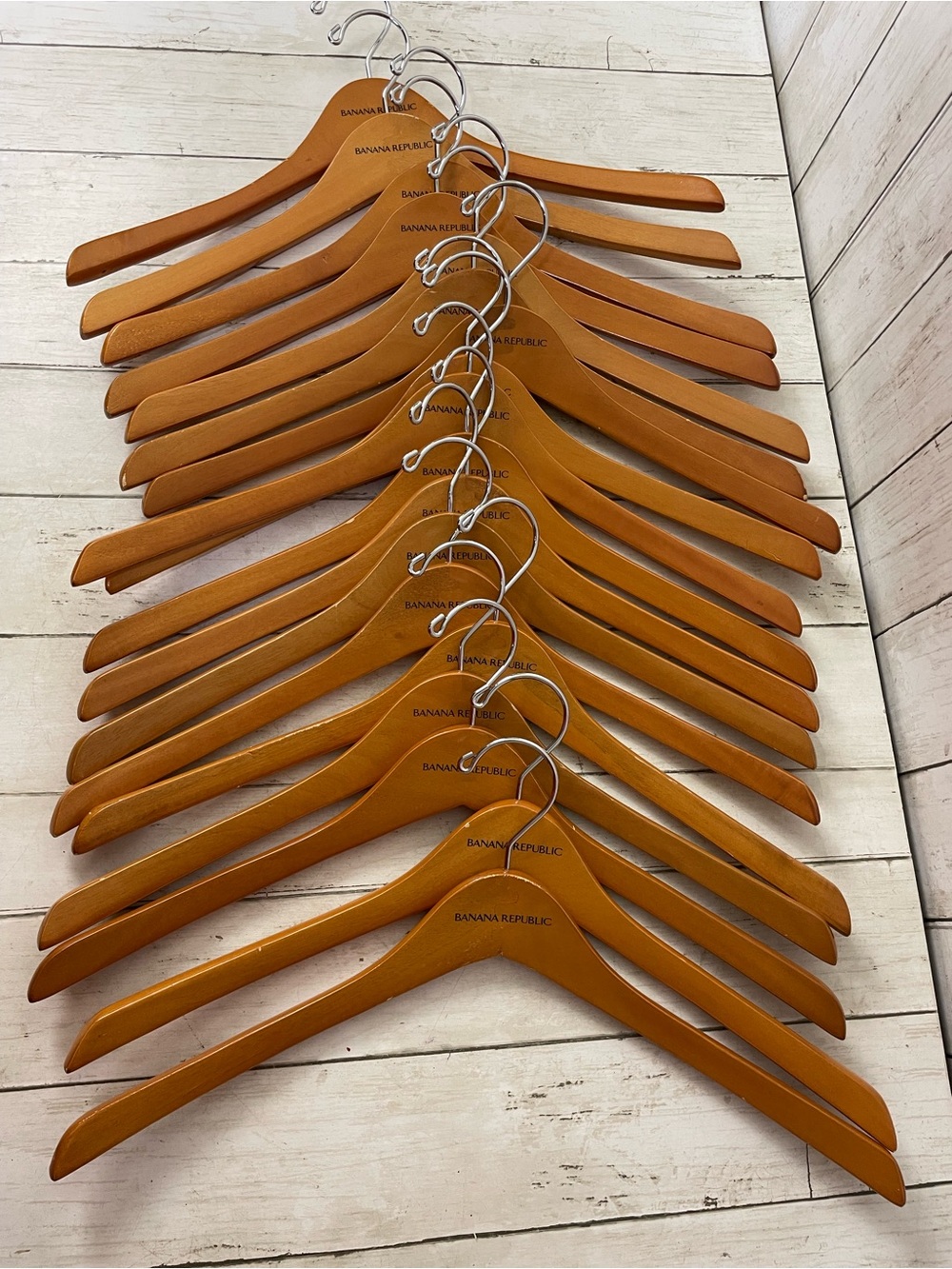 18 Wooden Banana Republic Shirt Coat Jacket Blazer Hangers Curved
